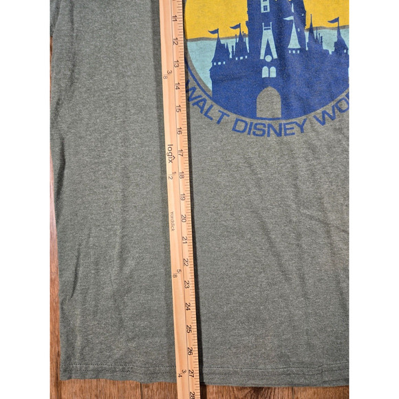 Walt Disney World Men's Large Gray T-Shirt Most Magical Place On Earth - Picture 3 of 6